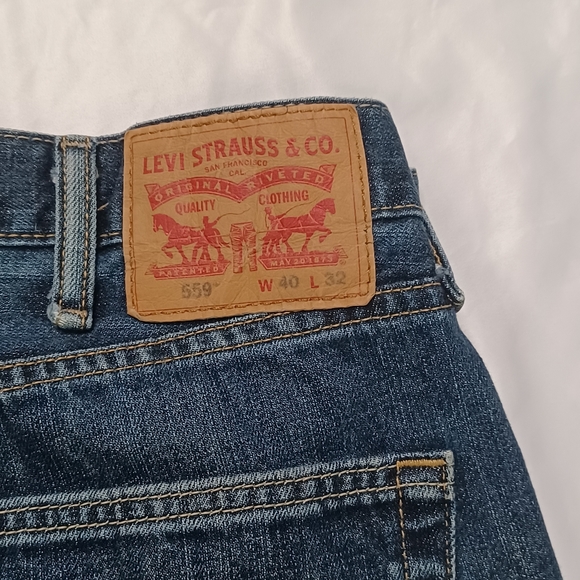 Levi Stauss & Co Men's 559 Blue Denim Jeans  Size 40Wx32L - Picture 4 of 12